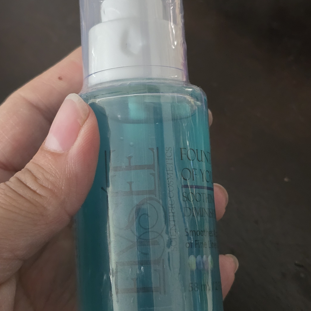 Youth Skincare Set with Blue and Silver Packaging - Picture 10 of 13